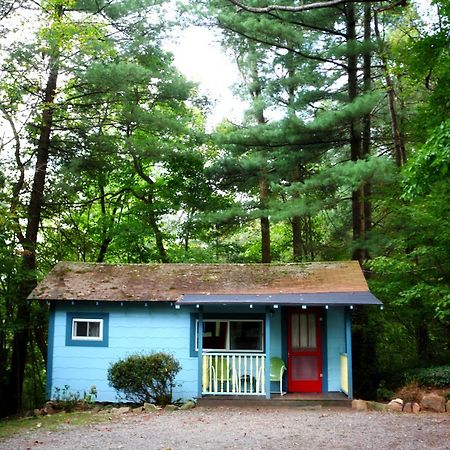 The Pines Cottages Woodfin Exterior photo