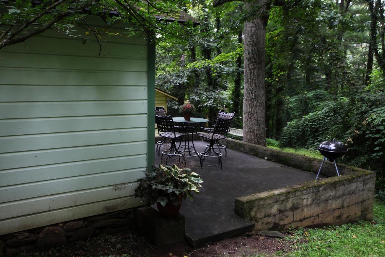 The Pines Cottages Woodfin Exterior photo