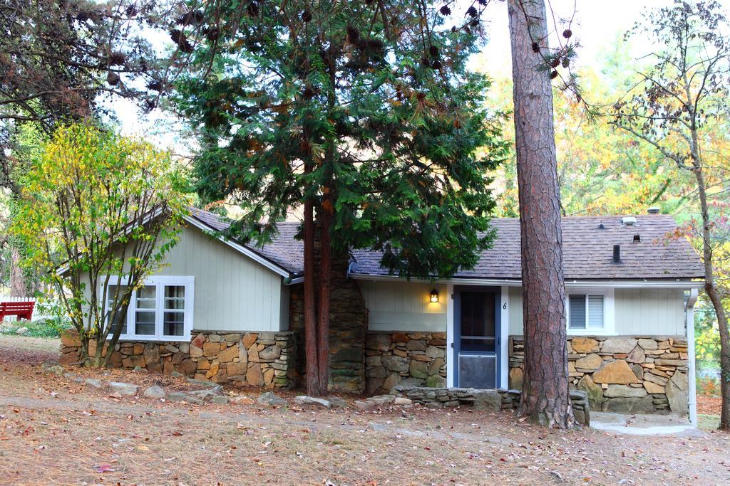 The Pines Cottages Woodfin Exterior photo